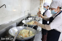 Bảo đảm an toàn thực phẩm bếp ăn học đường: Vẫn còn nhiều thách thức