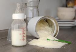  Rùng mình nghe cảnh báo của bác sĩ về sữa giả