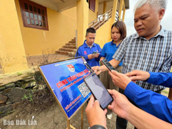 Du lịch về nguồn bằng “một chạm”