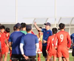 HLV Roland chốt danh sách 23 tuyển thủ U17 Việt Nam dự VCK châu Á 2025