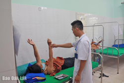 Huyện Lắk: Y tế cơ sở thiếu nhân lực, vật lực