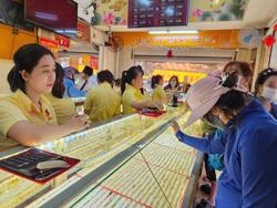 Giá vàng hôm nay 19-5: Vừa mở cửa, đồng loạt tăng trở lại