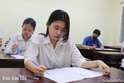 Công bố đường dây nóng Kỳ thi tốt nghiệp THPT và tuyển sinh lớp 10 năm 2025