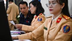 Thi lý thuyết lái xe sẽ dùng 600 câu hỏi mới từ tháng 6