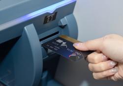 Dịp lễ 30-4, rút tiền máy ATM/CDM đừng quên cảnh báo mới nhất của ngân hàng