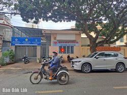 Đẩy nhanh tiến độ xử lý trụ sở làm việc để không