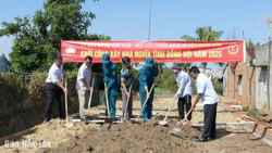 Ủy ban MTTQ Việt Nam huyện Buôn Đôn: Phân bổ 280 triệu đồng thực hiện chương trình xóa nhà tạm