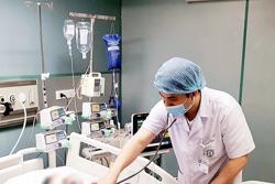 Nam sinh 15 tuổi ngộ độc vì tái sử dụng thuốc lá điện tử