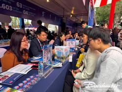 Nhiều trường đại học ra gói học bổng hấp dẫn, thu hút thí sinh giỏi