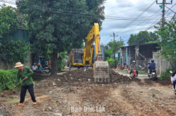 Khởi công xây dựng đường trung tâm xã Ea M’nang