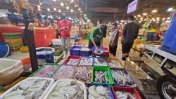 Bộ Tài chính: Có hộ kinh doanh hải sản tươi sống đạt doanh thu gần 560 tỉ đồng