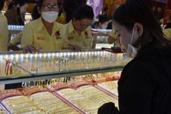 Giá vàng hôm nay, 20-6: Tiếp tục sụt giảm