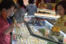 Giá vàng hôm nay, 25-6: Sụt giảm rất mạnh