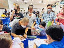 Trợ cấp thất nghiệp phải nhìn từ thực tế