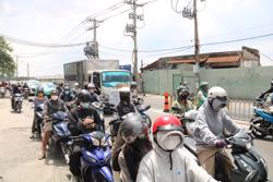 Lộ trình kiểm định khí thải: Vì sao Hà Nội, TP HCM áp dụng trước?