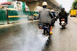 Lộ trình kiểm soát khí thải xe gắn máy: Chọn xanh, chọn tương lai Khí thải từ xe gắn máy cũ âm thầm phá hại sức khỏe người đô thị