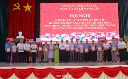 Xã Liên Sơn Lắk công bố các quyết định về tổ chức, cán bộ