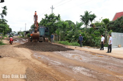 Xã Krông Pắc: Sửa chữa tạm thời trục đường Y Jut