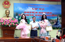 Lãnh đạo UBND tỉnh gặp mặt Hoa hậu Hà Trúc Linh và Hoa hậu Đinh Thị Hoa