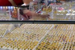 Giá vàng hôm nay, 19-7: Tiếp tục tăng mạnh bất chấp đồng USD mạnh lên