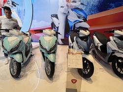 Cú hích lớn cho thị trường xe máy điện