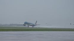 Bão số 3 (Wipha): Hàng không họp khẩn, tạm "đóng cửa" hai sân bay