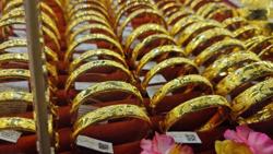 Giá vàng miếng SJC giảm mạnh