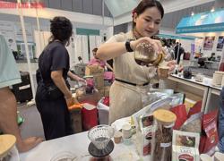 Giá cà phê hôm nay 25-7: Tăng tiếp và cuộc đua gom hàng trước "bão thuế"