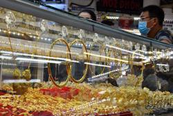 Giá vàng hôm nay, 26-7: Chưa dừng đà lao dốc