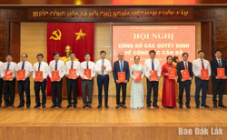 Công bố các quyết định của Chủ tịch UBND tỉnh Đắk Lắk về công tác cán bộ