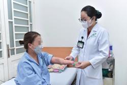 Một phụ nữ suýt chết khi uống collagen, thuốc giảm cân mua trên mạng