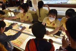 Giá vàng hôm nay, 4-7: Bất ngờ đảo chiều lao dốc, vì sao?