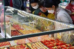 Giá vàng hôm nay, 9-7: Bất ngờ lao dốc, nhà đầu tư chốt lời