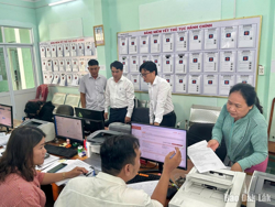 Sớm bố trí kinh phí để hỗ trợ những người đến công tác tại trung tâm hành chính của tỉnh và cấp xã