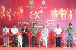 Triển lãm ảnh “Công an Đắk Lắk - 80 năm vì bình yên cuộc sống”