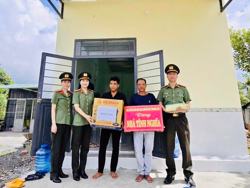 Đắk Lắk: Bàn giao 22 căn nhà tình nghĩa