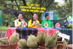 Nữ bí thư xã tham gia livestream, giúp nông dân bán gần 60 tấn sầu riêng