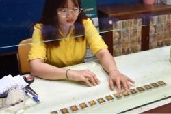 Giá vàng hôm nay 26-8: Giảm mạnh bất chấp kỳ vọng FED cắt giảm lãi suất