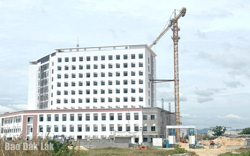 Tăng tốc thi công các công trình chào mừng thành công Đại hội đại biểu Đảng bộ tỉnh