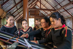 Buôn làng “sống” cùng nhịp thở đô thị