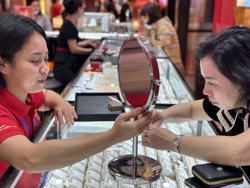 Đề xuất giảm thuế xuất khẩu vàng trang sức, mỹ nghệ xuống 0%