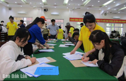 Hơn 700 sinh viên đã đến nhập học tại Trường Đại học Xây dựng Miền Trung