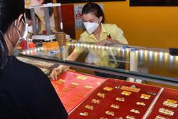 Giá vàng hôm nay, 5-8: Bật tăng khi thị trường kỳ vọng FED giảm lãi suất