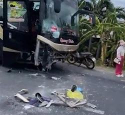 Xe khách tông xe máy trên Quốc lộ 1, 2 người tử vong