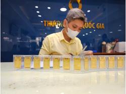 Giá vàng miếng SJC tăng liên tiếp, nên mua vào hay bán?