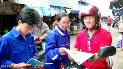 Bình dân học vụ số: Đưa công nghệ số đến từng người dân