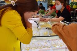 Giá vàng hôm nay 10-9: Vàng thế giới hạ nhiệt