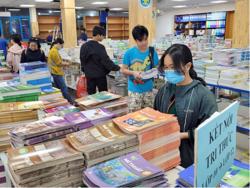 Bộ sách giáo khoa thống nhất toàn quốc: Không thể chậm trễ hơn nữa