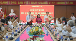 Đồng chí Trần Phú Hùng giữ chức Bí thư Đảng ủy phường Buôn Ma Thuột