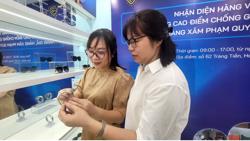 Tổng lực "bao vây" hàng giả, hàng nhái